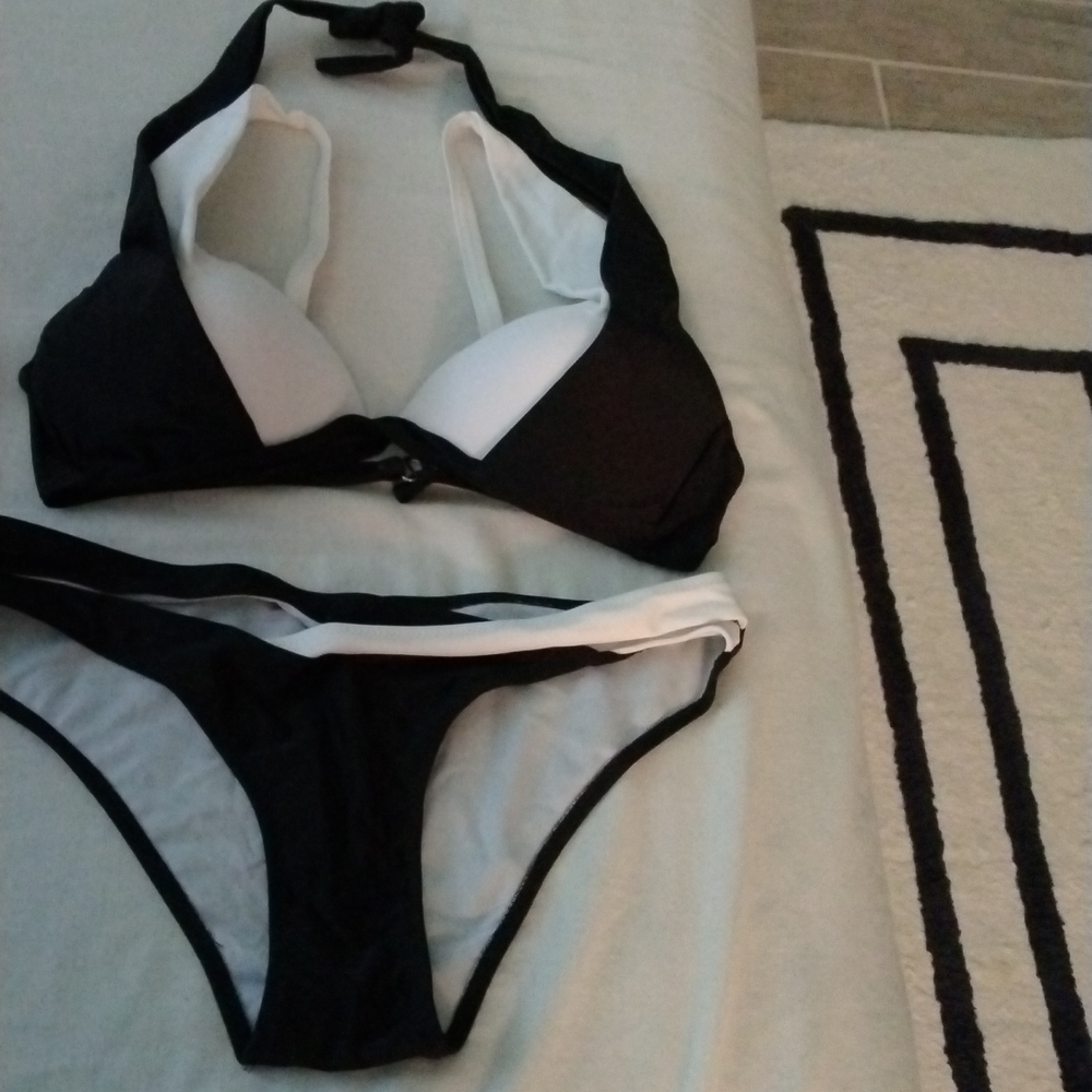 Ladies New bikini (NEVER WORN)